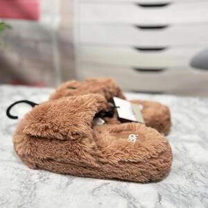 BP Tan Faux Fur Slippers Cozy Indoor Footwear Size 5/6 NWT